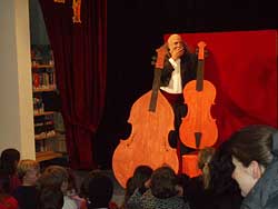 Dirigent vom _Zauber-Orchester_ in der Bücherhalle Lokstedt